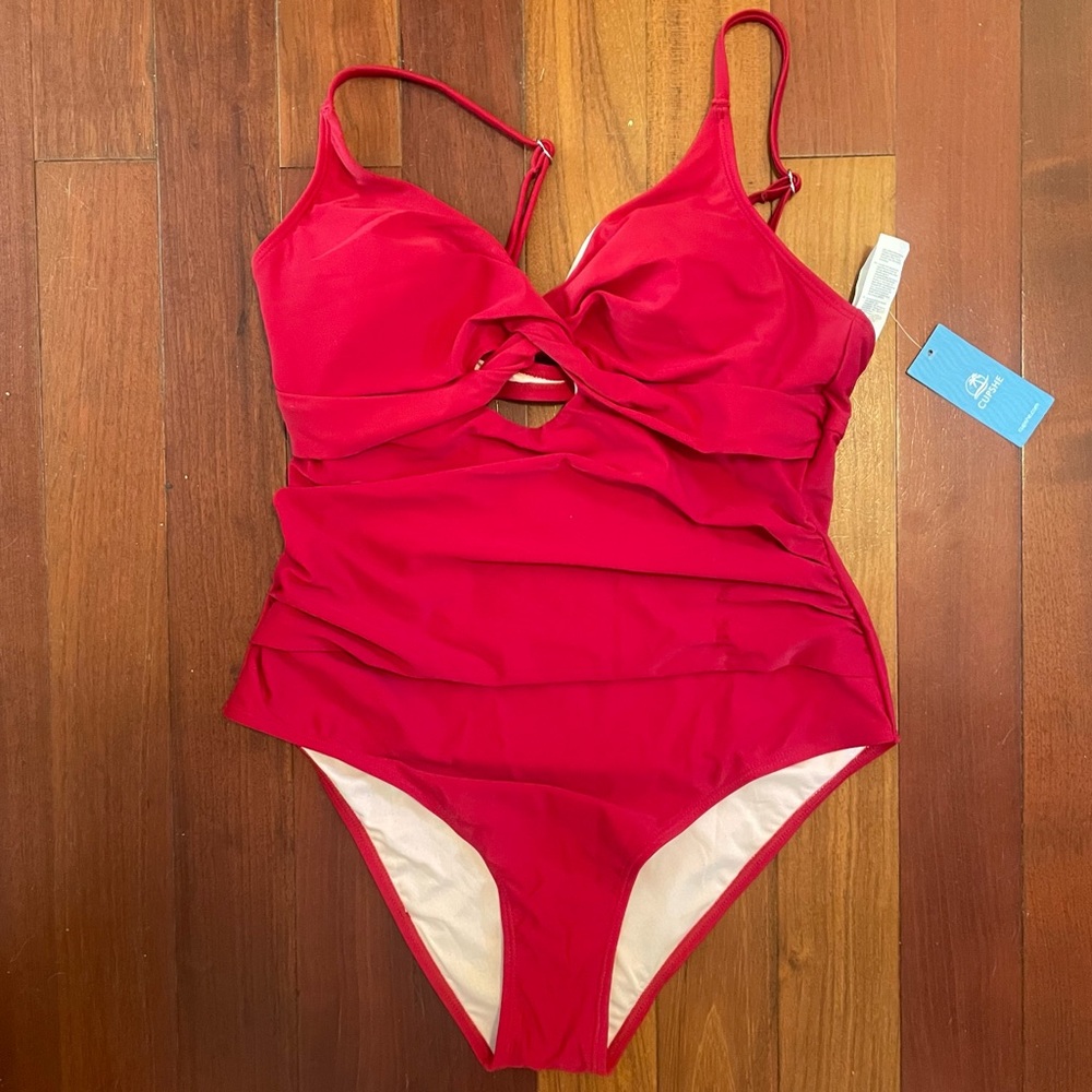 Cupshe Red Twist Front Keyhole Ruched One Piece Size Large - NWT but has flaw